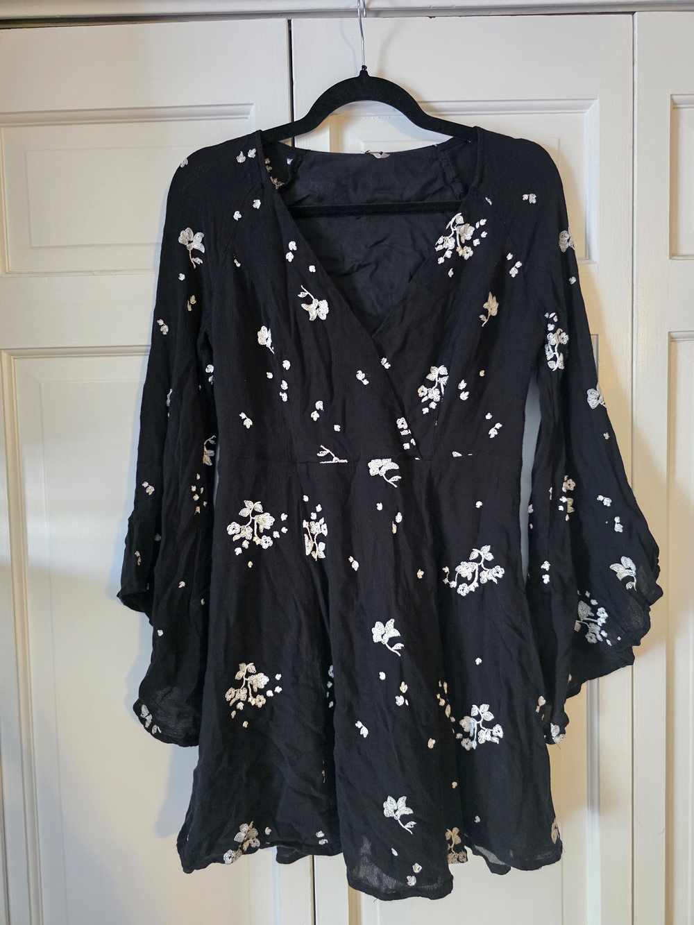 Free People Black Embroidered Floral Bell Sleeve Mini Dress Size 6 Boho